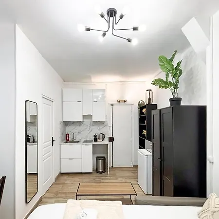 Apartment A 2 Min Metro 13 - Acces Paris Champs-elysees Asnières