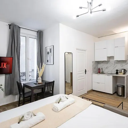 A 2 Min Metro 13 - Acces Paris Champs-elysees * Asnières