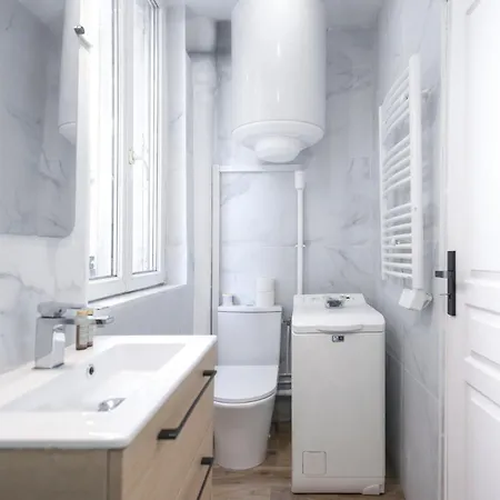 A 2 Min Metro 13 - Acces Paris Champs-elysees *